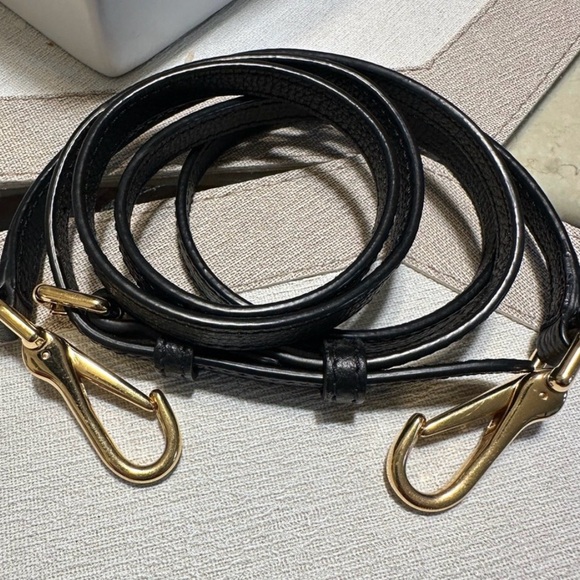 Burberry EUC Peyton - Picture 3 of 10